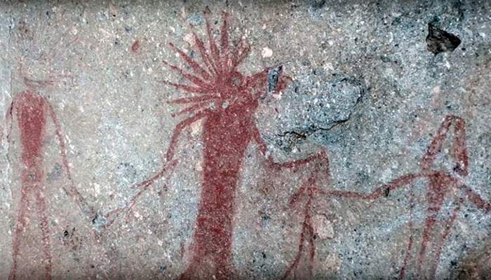 Humanoides sorprenden en arte rupestre de 5.000 años en Siberia