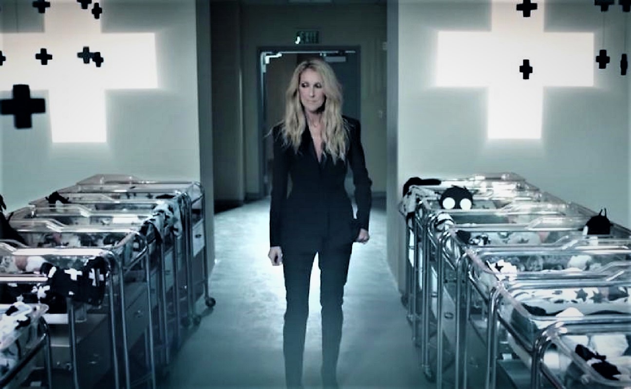 Celine Dion lanza línea de ropa neutra de género «Illuminati» para niños