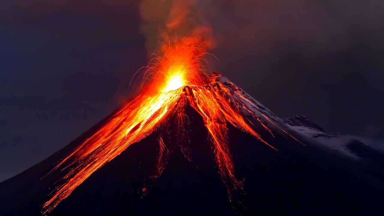 Explota el volcán «más peligroso del mundo» en plena cuarentena (Video)